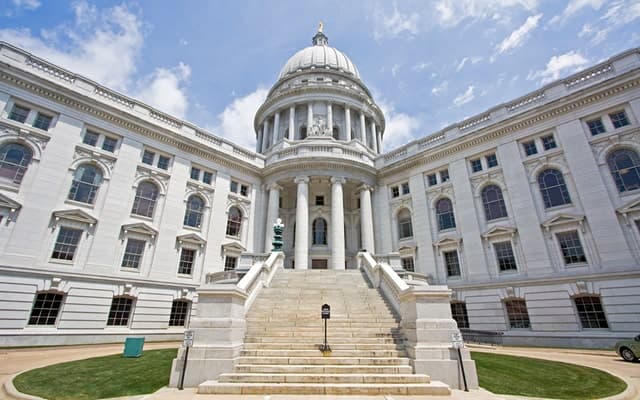 How Many Federal Courts Are in Wisconsin?